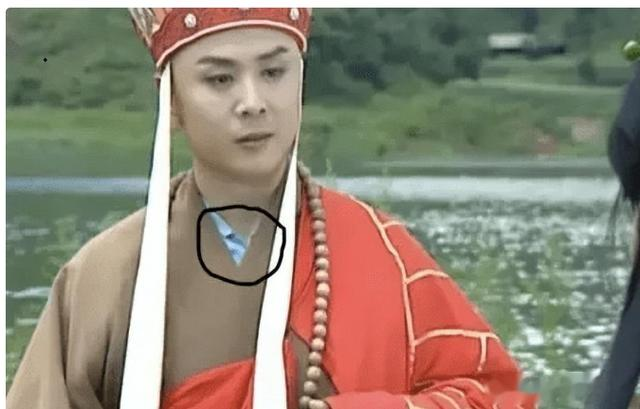 影视剧中笑死人的穿帮镜头，简直太雷人了，就连父母爱情都没躲过