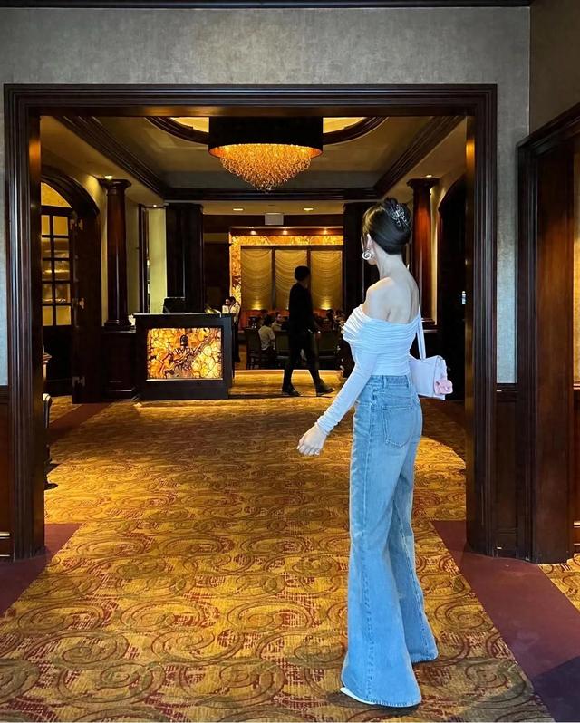 林志颖老婆近照,身材比例太绝了,满屏都是大长腿