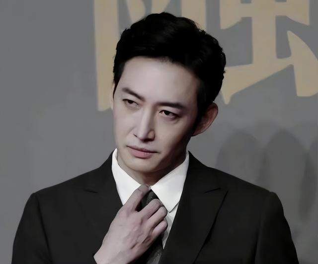 46岁王阳忍了,48岁张颂文也忍了,看了53岁的于和伟我忍不了了