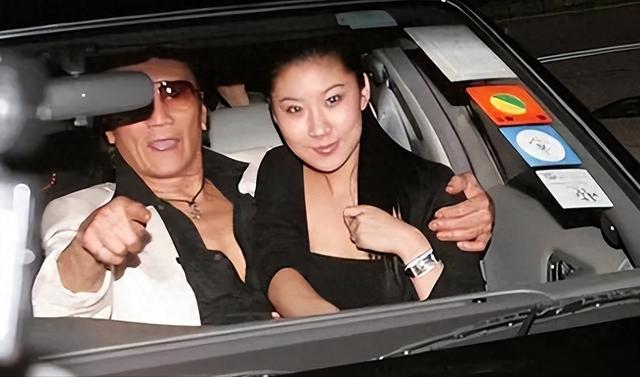 88岁谢贤近照曝光,精气神很弱,容貌与晚年母亲的样子一模一样