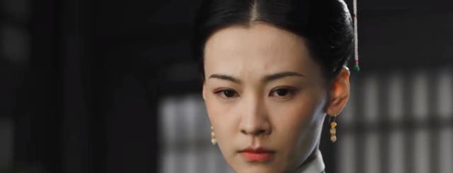 韩慕之在渡口送刘婉,他的眼神拉丝儿了,三个男人终于有个清醒了