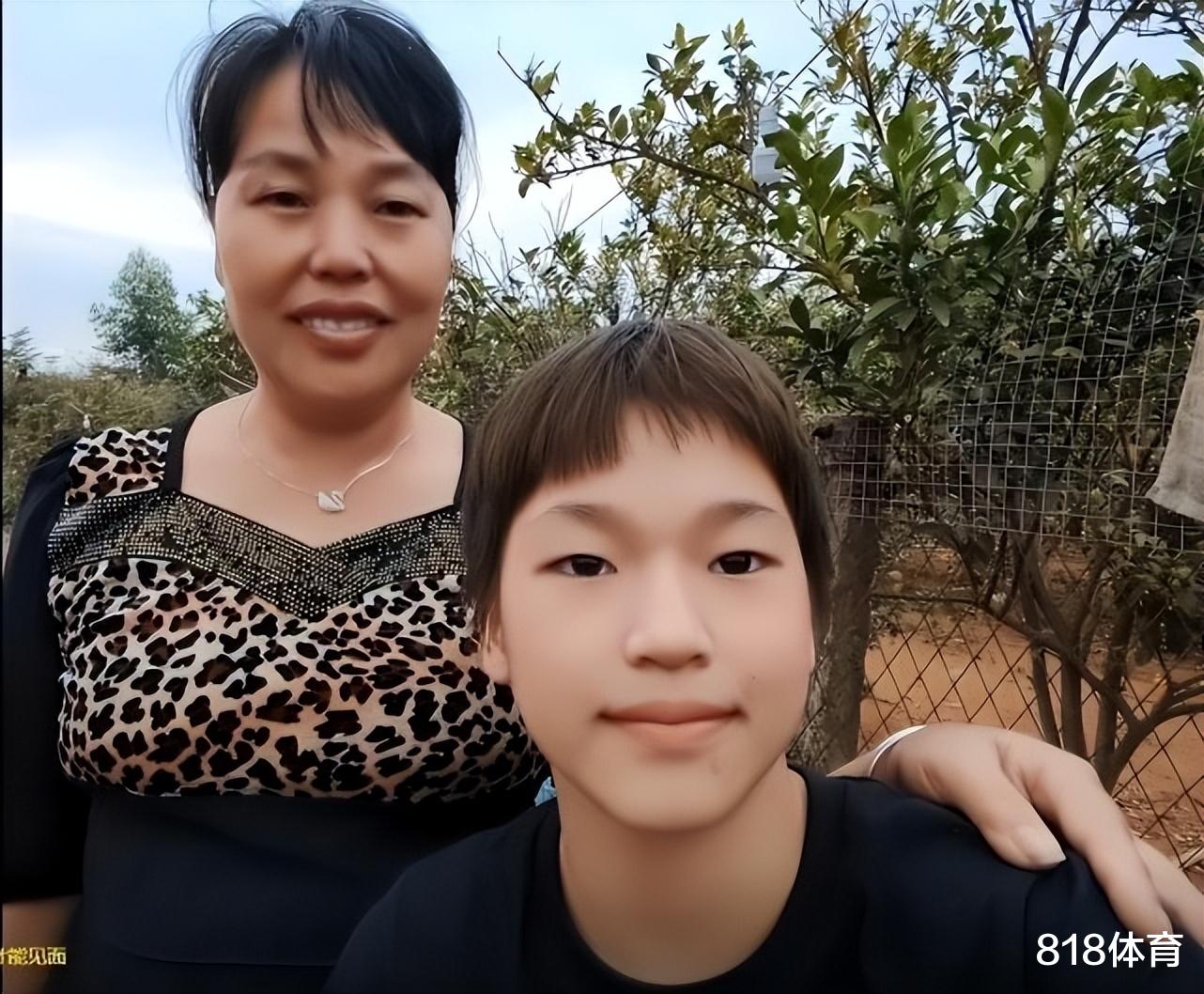 泪目！全红婵妈妈：小时候女儿很喜欢公仔 但她不敢问我要因为没钱