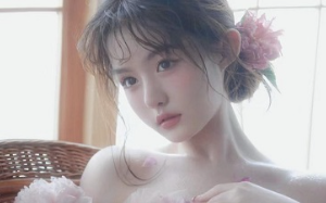 吃醋的男人最可爱！他是飞扬跋扈的财阀太子爷，只认识了两天，就把穷女孩的前男友们都收拾了...