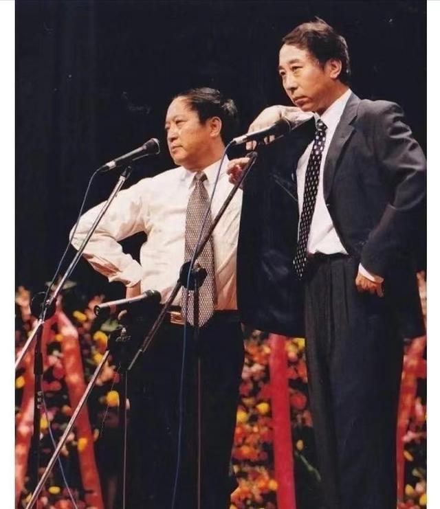 揭秘牛群与冯巩不合作原因,牛群表示:每到春晚前必出事!