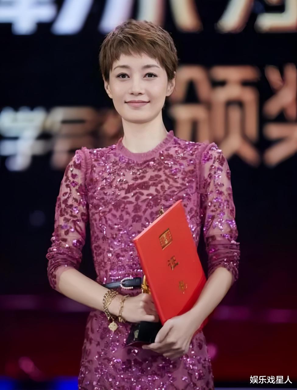 祝贺!47岁马伊琍荣升国家一级演员,31年演艺路迎来巅峰