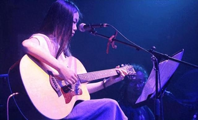 民谣界的女流氓,歌词粗俗多次抄袭,网友:复制粘贴专业的