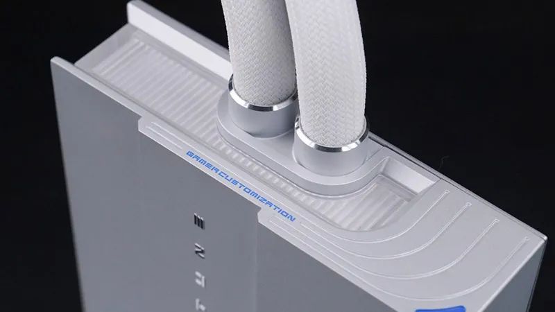 《赛博朋克》全高超300帧!RTX 5090 D显卡超详细测试报告