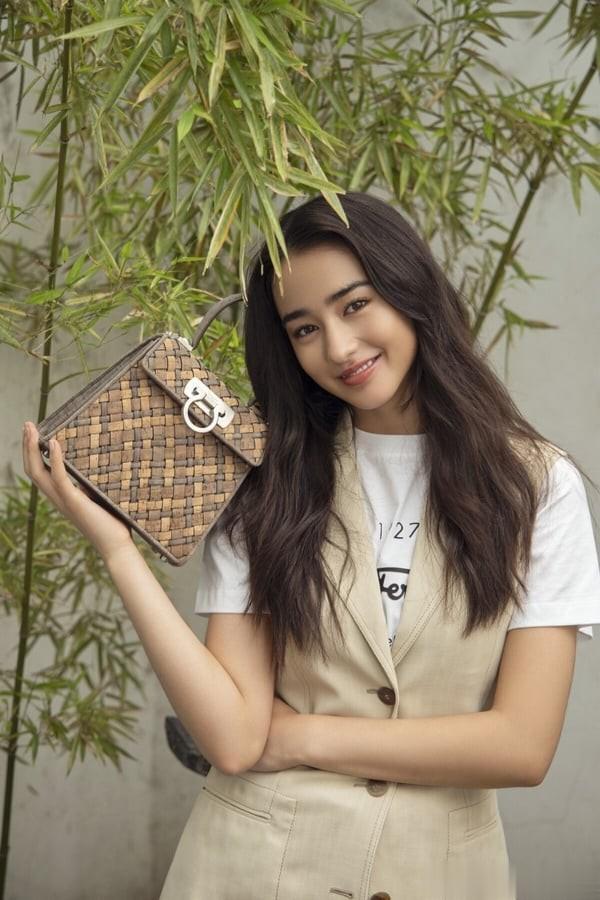 网评最高颜值00花TOP10! 赵晴没前十,赵今麦第三,冠军好意外