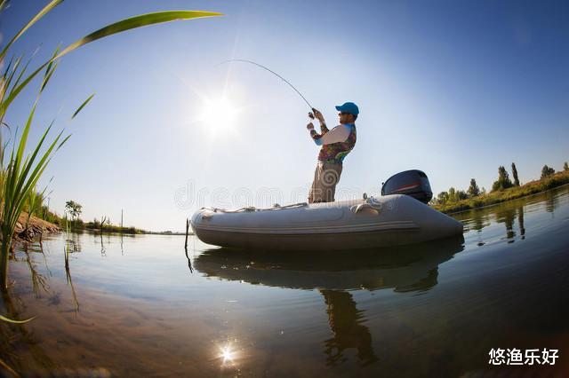 夏季钓鱼,如何根据天气的湿度选择出钓时机?分享给你具体方法