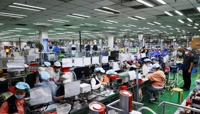 中国手机撤出印度,订单暴跌七成,富士康的印度工厂濒临倒闭?