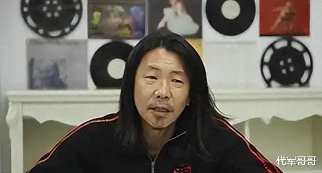 她17岁出道红极一时,婚后却遭闺蜜插足,43岁在家中烧炭自杀