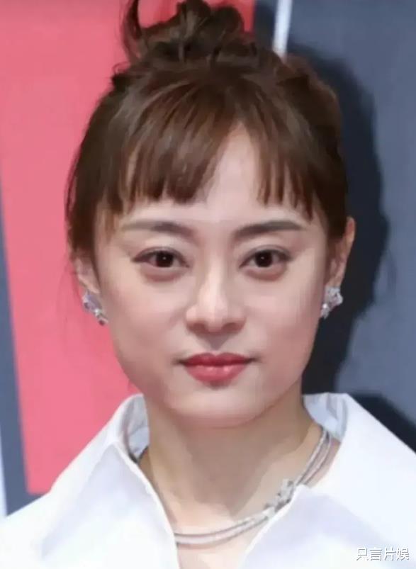 邓超头发胡子全白了,45岁像60岁,断崖式衰老引热议:他怎么了?