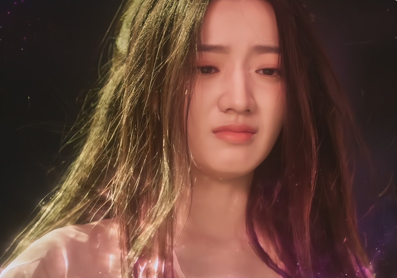 看完《与凤行》,发现演技完全不能比较,因为优与劣一目了然