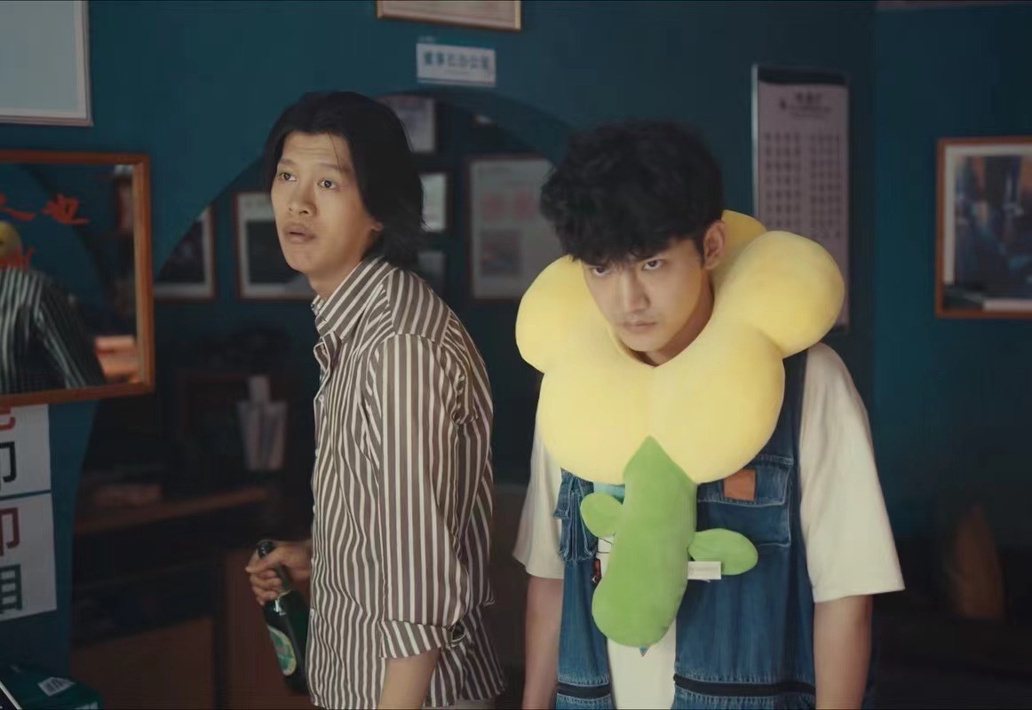 开播就夺飙升榜冠军，王志文一出手，国产悬疑喜剧又有王炸了