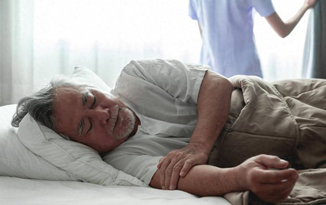 头颈部爱出汗,头发经常打湿?中医:多是5个原因,教你有效止汗