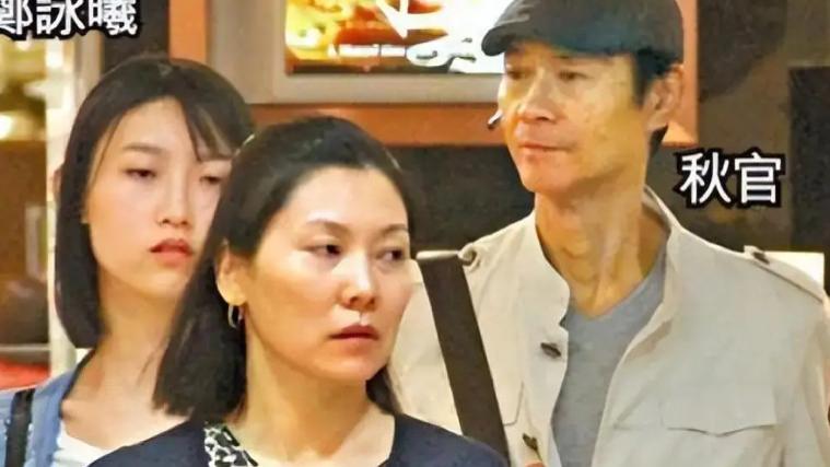 郑少秋携年轻三婚娇妻购豪车，小女儿颜值惊艳