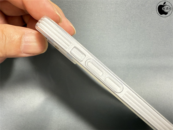 苹果最便宜手机回归!全方位升级,配置看齐旗舰,只卖3000出头?