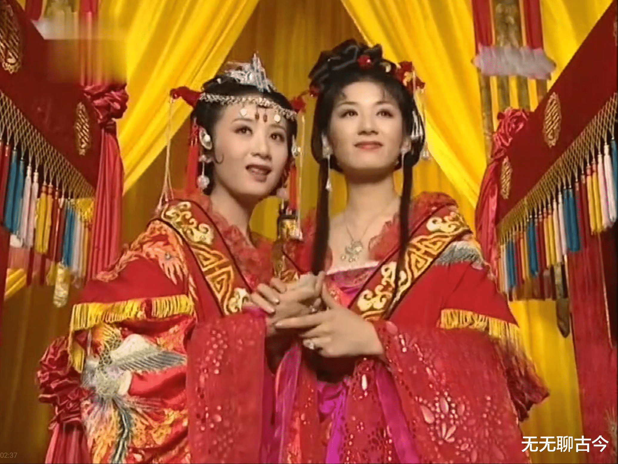 她靠一部剧吃一辈子,二婚嫁给一名穷小子,如今丈夫红到令人嫉妒