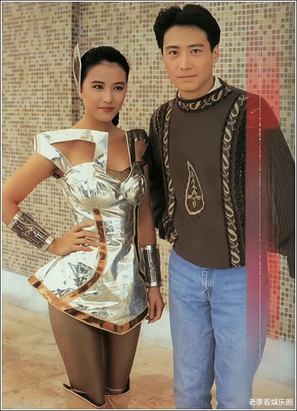 周海媚：无论是短发长发，有刘海还是露额头都不影响我的美