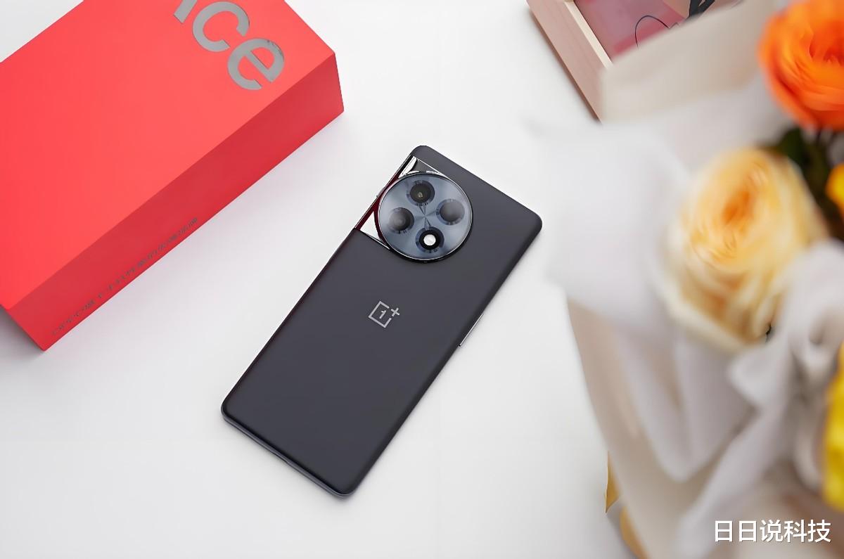 16GB+512GB+骁龙8Gen2,售价仅2457元,堪称性能手机新标杆