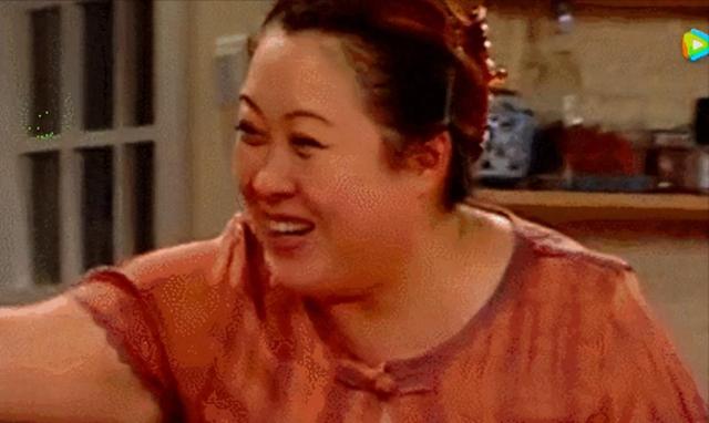 57岁女演员包养20岁小鲜肉,公开秀恩爱,以妈咪儿子互称！