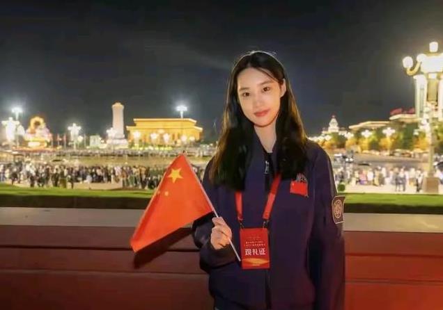 最美的清华校花彭弋航，人不但长的漂亮，而且还多才多艺