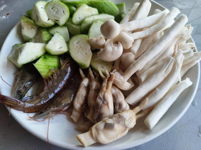 入秋后最补的海鲜，不是梭子蟹鲍鱼，而是这3种，汁多肉肥别错过