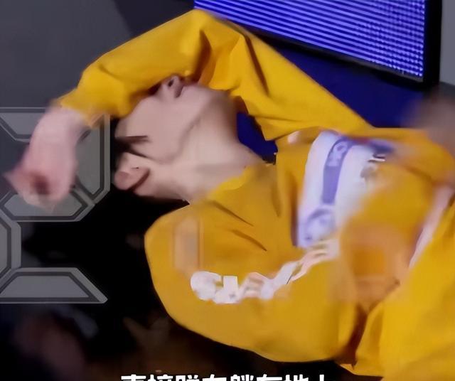 笑麻了！中国练习生带头硬刚韩国前后辈文化！网友：支楞起来了！