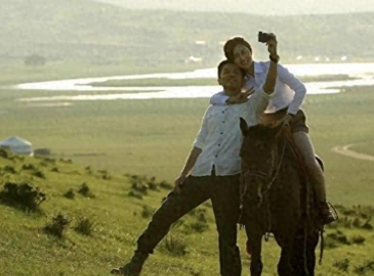 俞灏明正式官宣恋情,两人夕阳下拥抱入怀,王晓晨一脸娇羞真般配