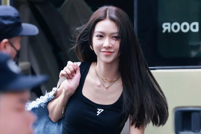 兔子警官薛凯琪:曾被拍和黑人出入酒店,如今43岁仍单身!