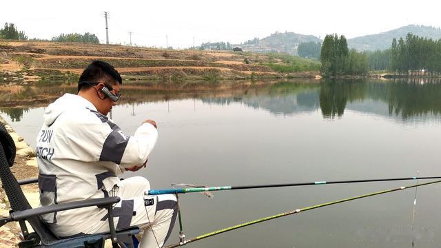 从不知不觉铅坠到底,到清晰顿口连竿上鱼,浮漂只需这样调