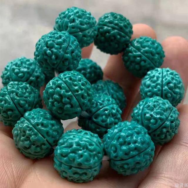 揭秘文玩圈里的“宝贝”与“陷阱”：如何成为真正的文玩达人