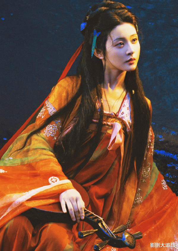 女演员中秋争奇斗艳:王楚然美的惊艳,陈瑶纯欲天花板,郭晓婷完胜