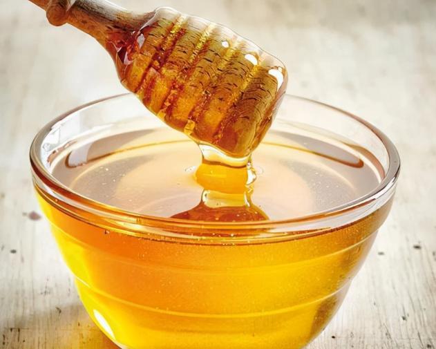 经常喝“蜂蜜水”，对身体有什么影响？医生：或会收获6个好处