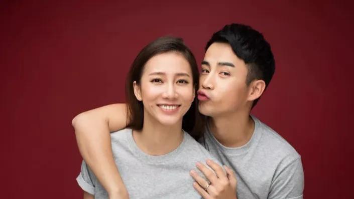 著名歌手弦子分享人生感悟：30岁为小丈夫生下儿子是最正确决定