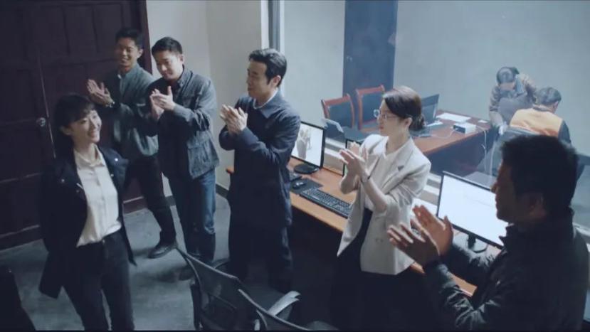 《我是刑警》结局败笔：秦川都搞不定的罪犯，被海平一声秦爸搞定