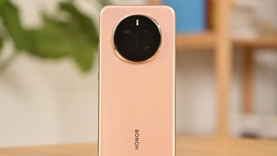 性能远超华为Mate70，售价却便宜1200元，骁龙8至尊版+5650mAh