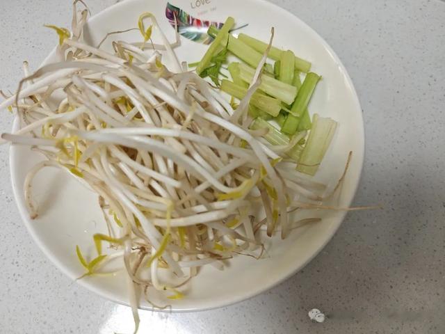 秋天，鸡鸭肉靠边站吃它！随手炒，鲜香入味有嚼劲，比吃肉还香！