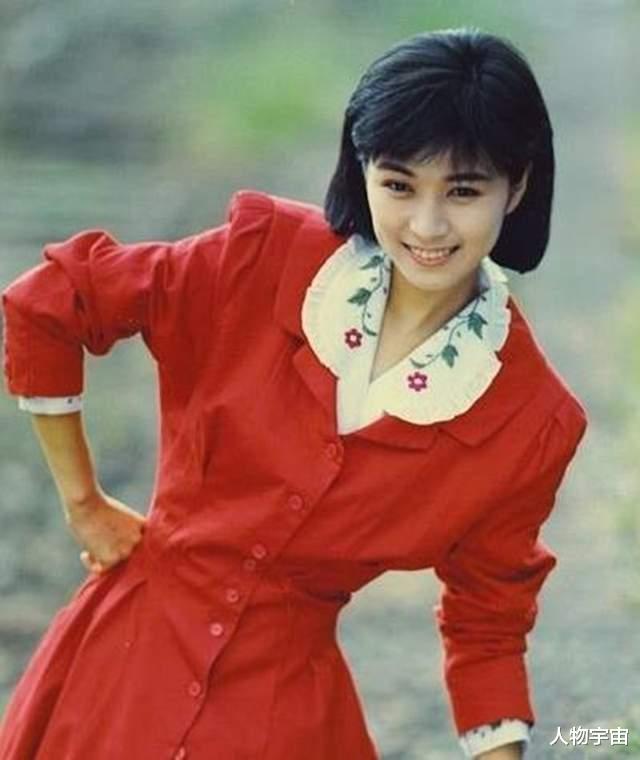 她是“飞鹰三姝”成员,曾因痴恋王杰愿当继母,如今还完20年房贷