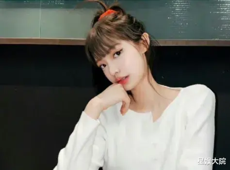 范丞丞和大2岁周洁琼被爆恋情,双方回应来了