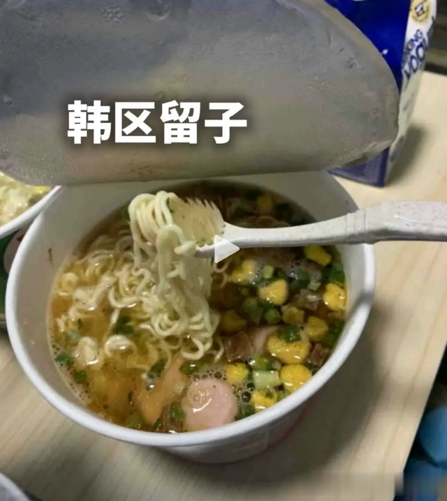 为什么留学生一定要带双筷子?网友:不带会变成这样,后悔不已