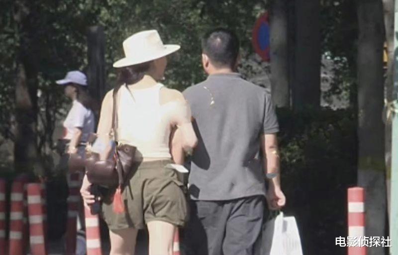 李梦被拍到和男子看房,光速发文回应,曾因耍大牌差点被封杀