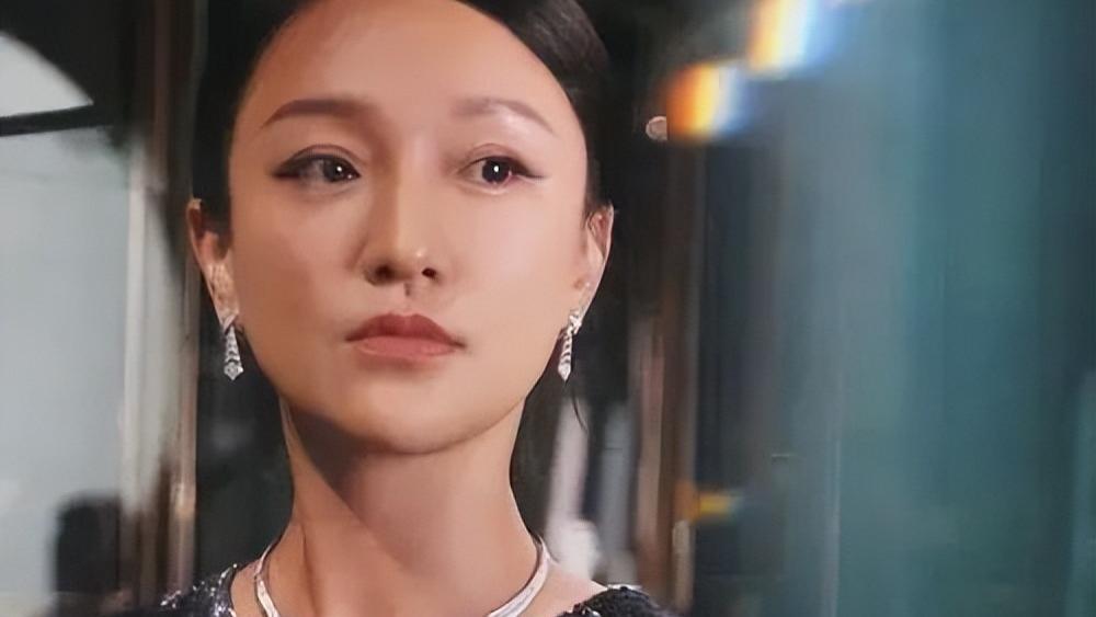 周迅大破防！《如懿传》演技再被审判，本人实名举报删除大批吐槽