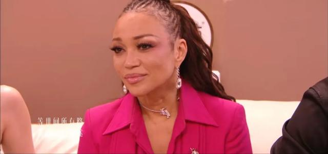 |离谱！那英拿歌王，凡希亚倒数第一，网友：下季别办了