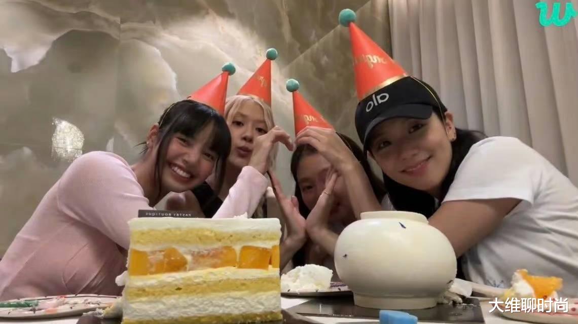 Lisa疯马秀后身价暴涨，新歌身着超短热裤，身材火辣像小野猫