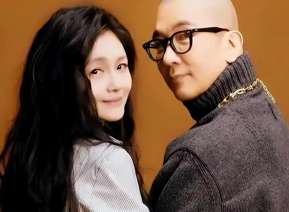 导游透露大S发病细节：家人先后五次“延误治疗”，48岁生命陨落