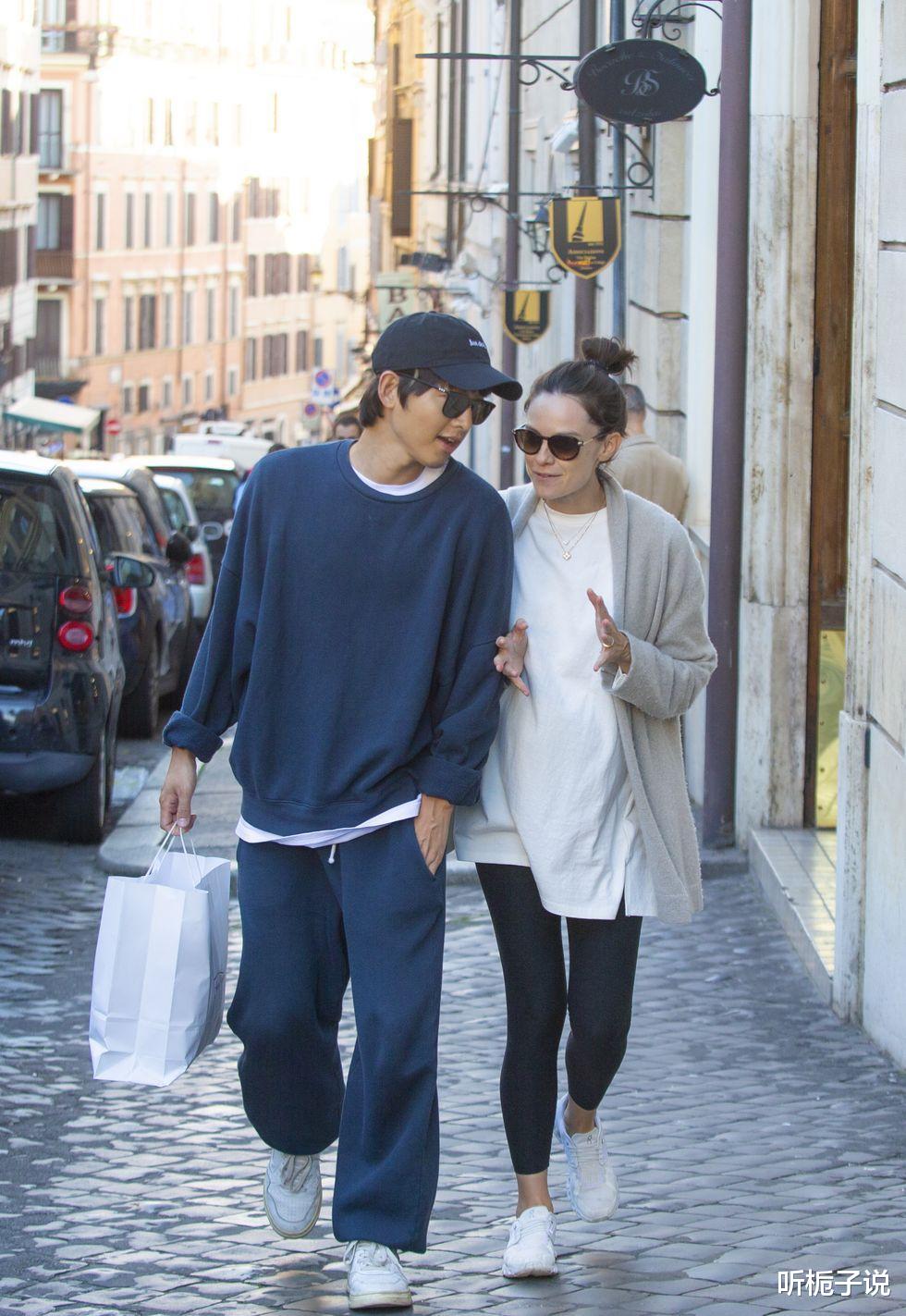 宋仲基再度喜当爹!40岁妻子怀二胎,网友:原来双宋人生规划不同