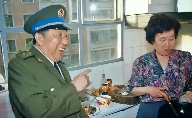 国家一级编剧阎肃去世3年后，老婆儿子因遗产反目成仇，后来如何