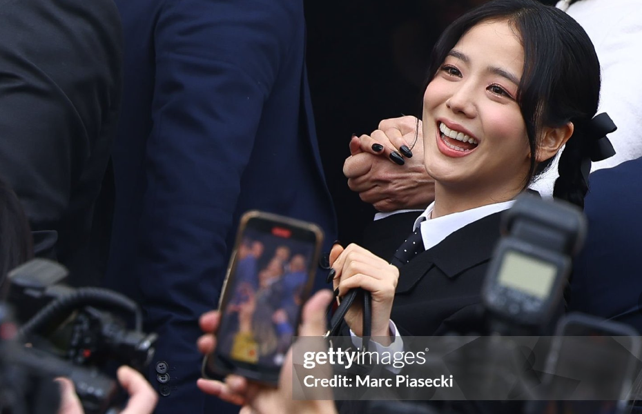 时装周:唐嫣绝美动人,刘诗诗蜂腰抢镜,都不及发胖的郭晶晶吸睛