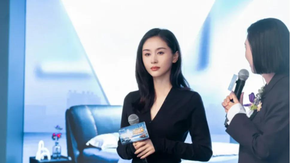 王子文的“恨天高”！高跟鞋穿这样，脚不疼吗？ ???